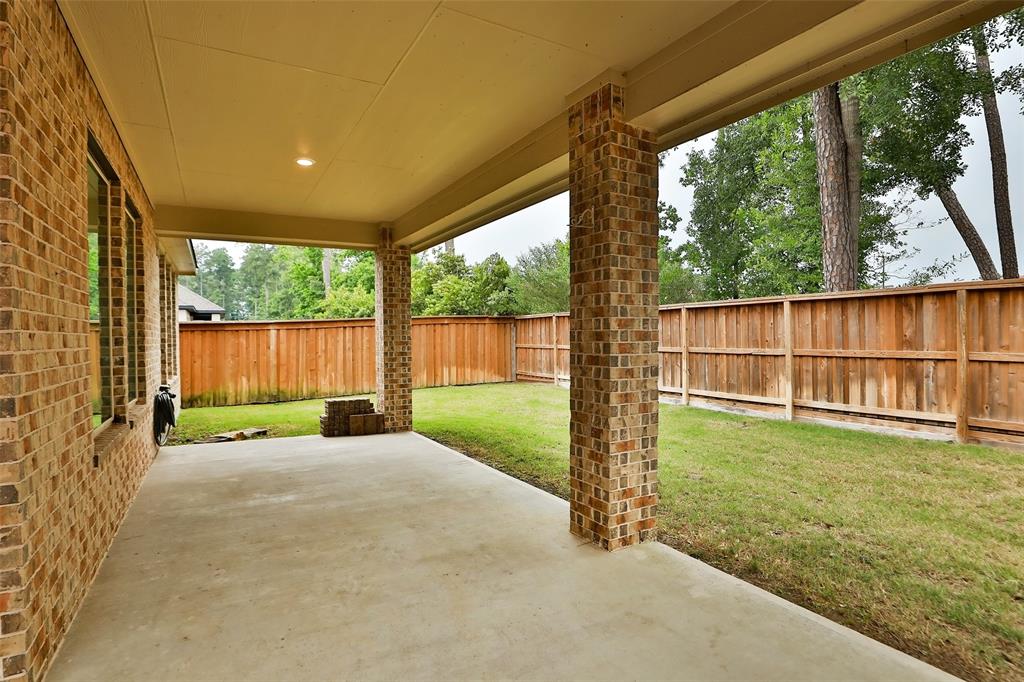 28242 Wooded Mist Drive, Spring, Texas image 2