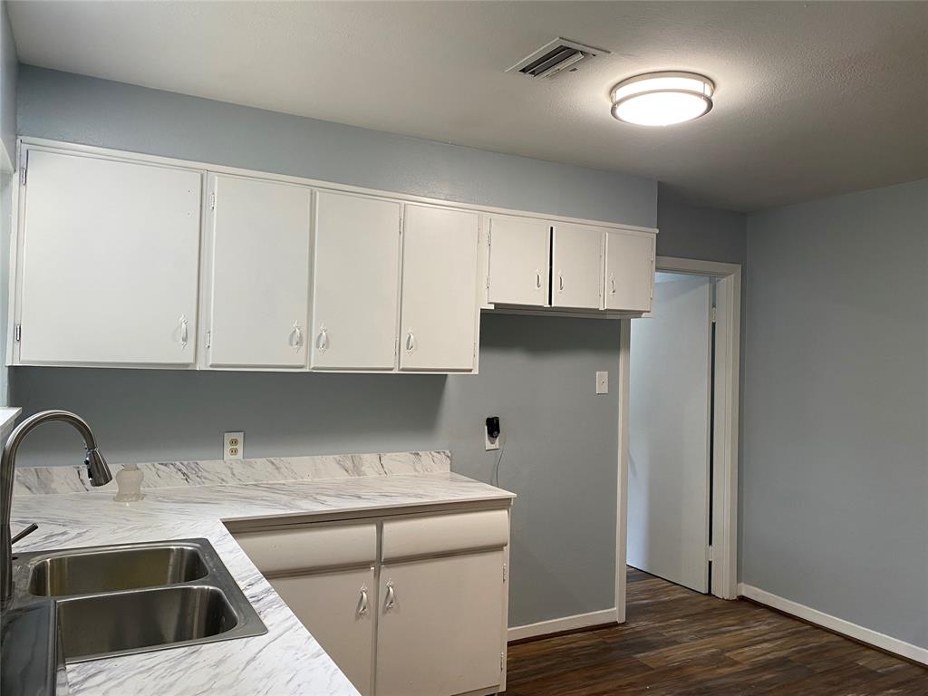 5110 W 43rd Street, Houston, Texas image 4