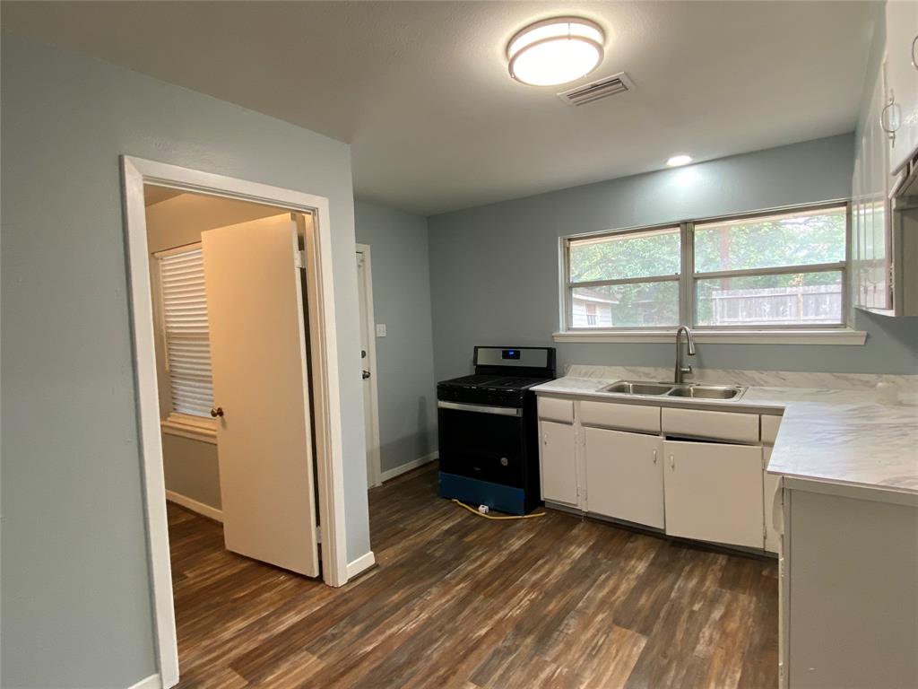 5110 W 43rd Street, Houston, Texas image 8