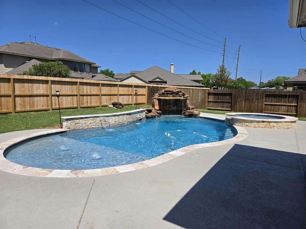 17919 Durango Point Court, Tomball, Texas image 2