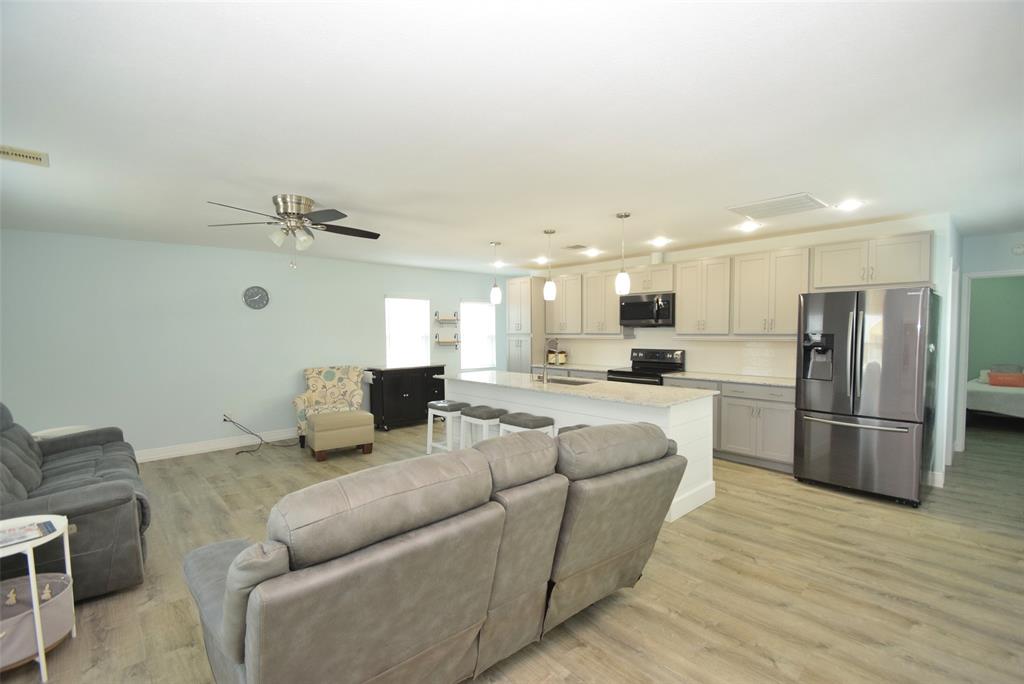 1358 Boyt Road, Crystal Beach, Texas image 9