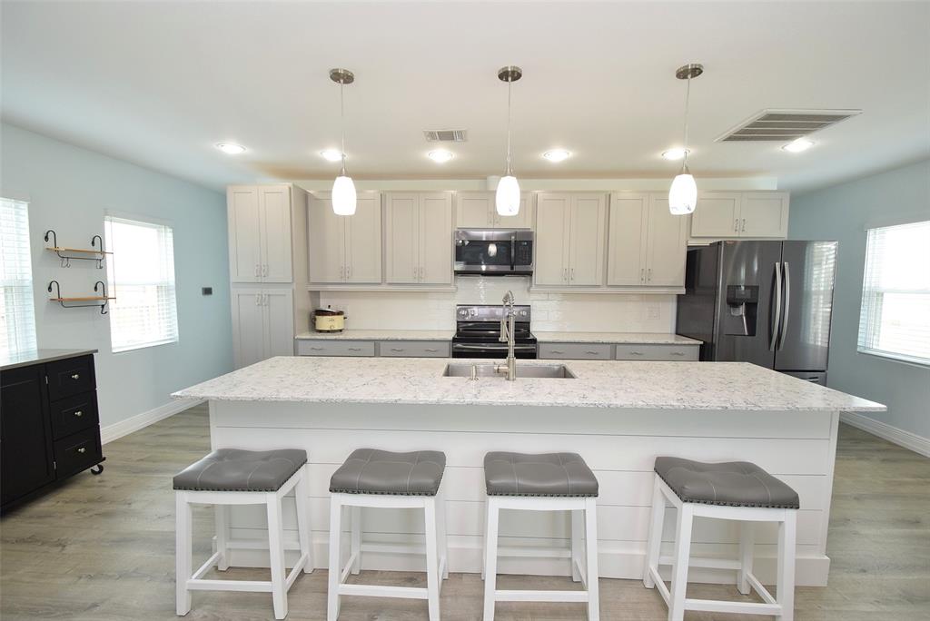 1358 Boyt Road, Crystal Beach, Texas image 6