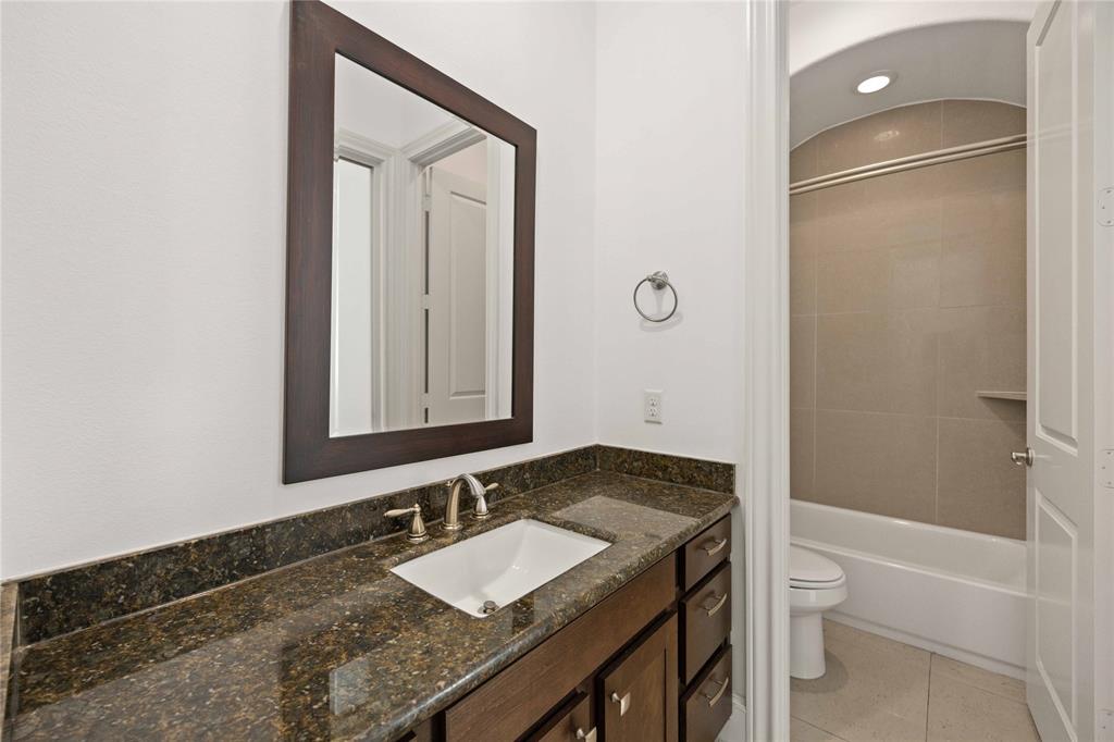 8760 Kempwood Drive, Houston, Texas image 22