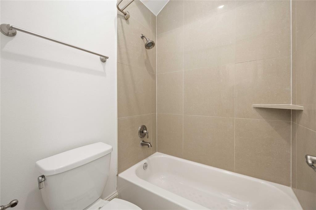 8760 Kempwood Drive, Houston, Texas image 21