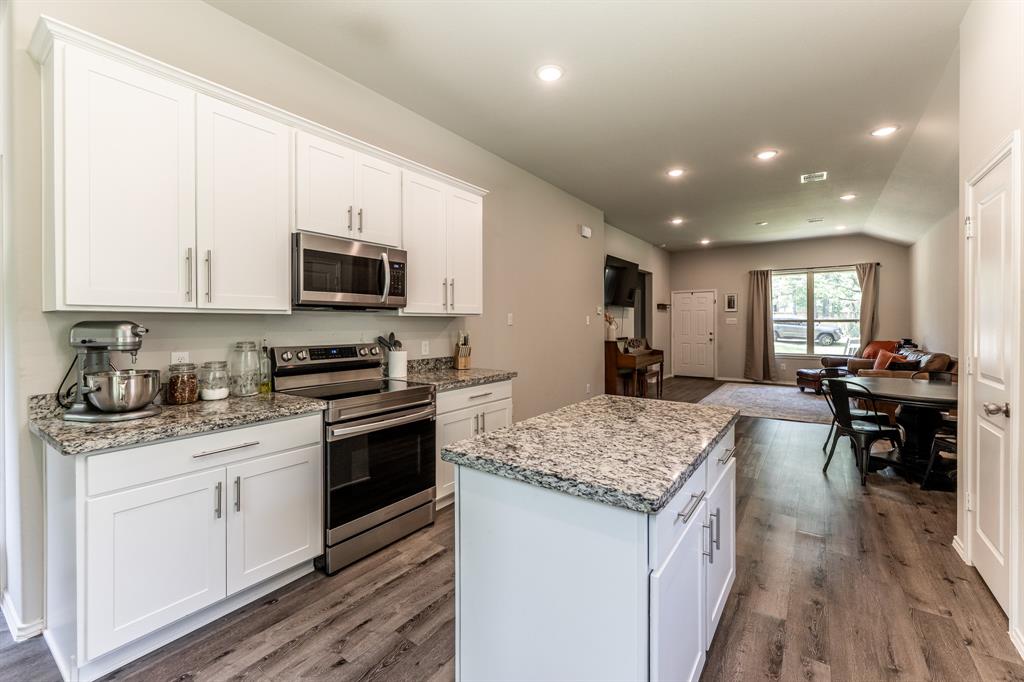1023 Columbia River Road