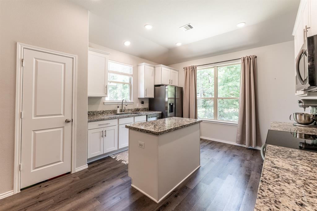 1023 Columbia River Road
