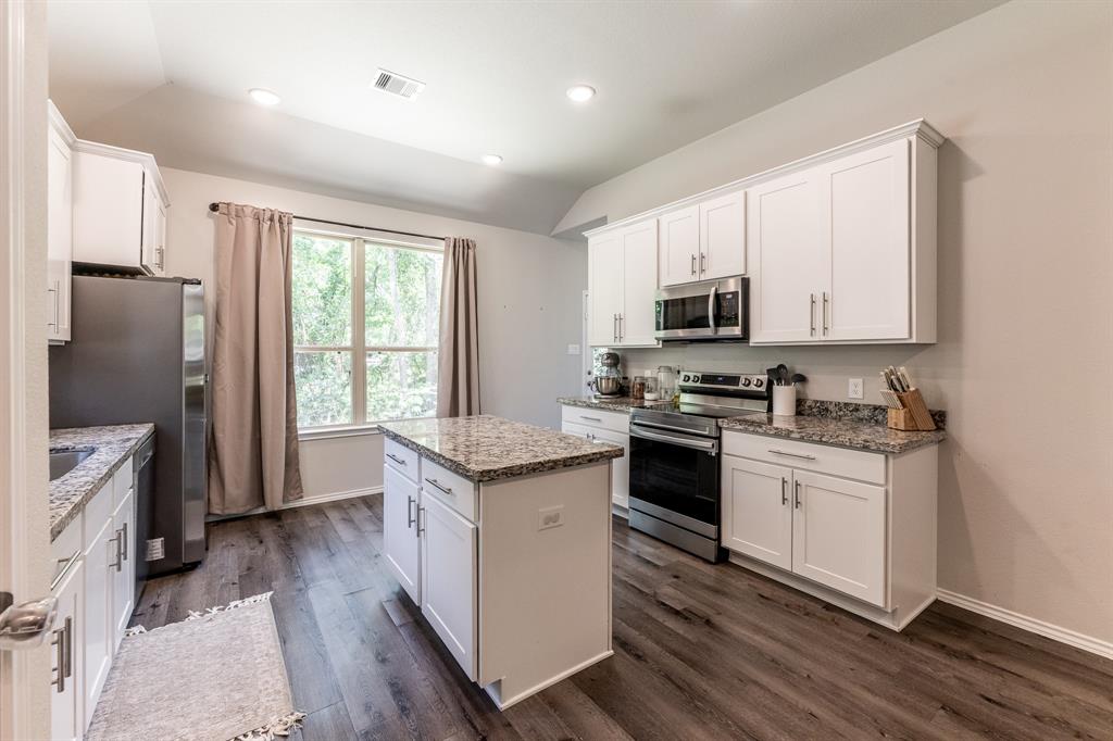 1023 Columbia River Road