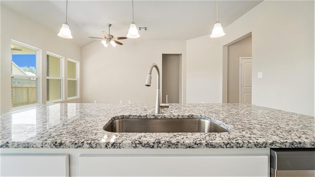 855 Waukegan Road, Conroe, Texas image 11