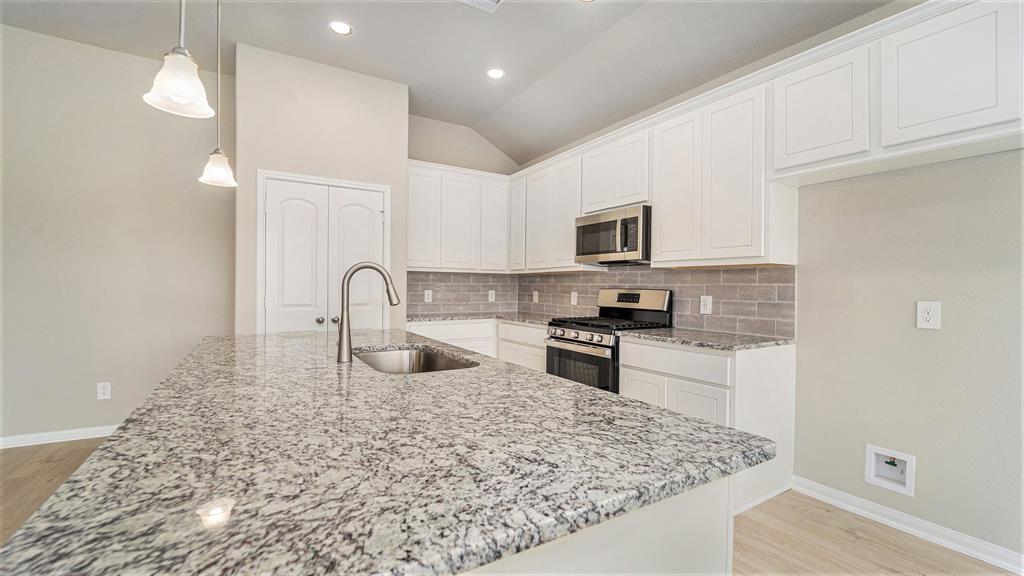 855 Waukegan Road, Conroe, Texas image 14