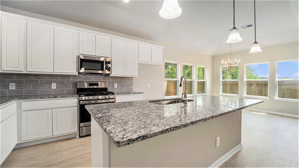 855 Waukegan Road, Conroe, Texas image 5