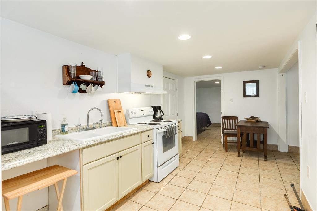 1224 Avenue M, Galveston, Texas image 16