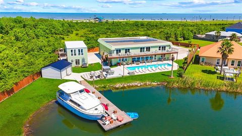 A home in San Leon