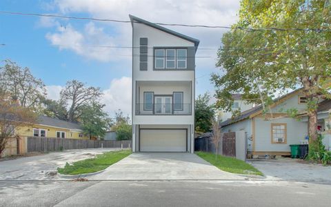 Single Family Residence in Houston TX 1509 Alamo Street.jpg