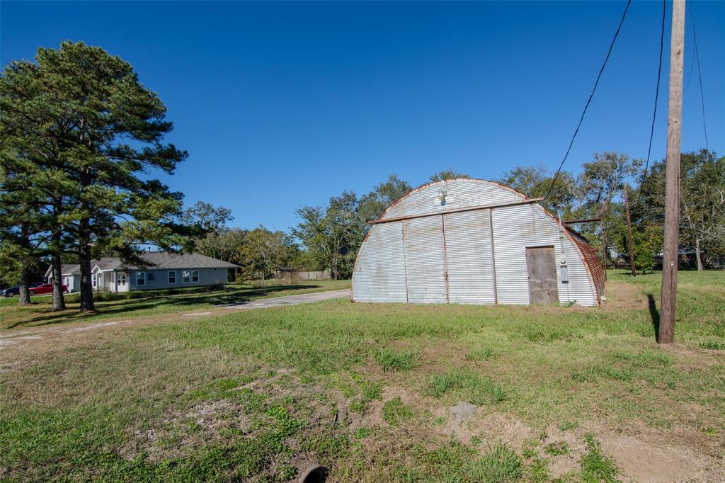 711 Main Street, Anahuac, Texas image 29