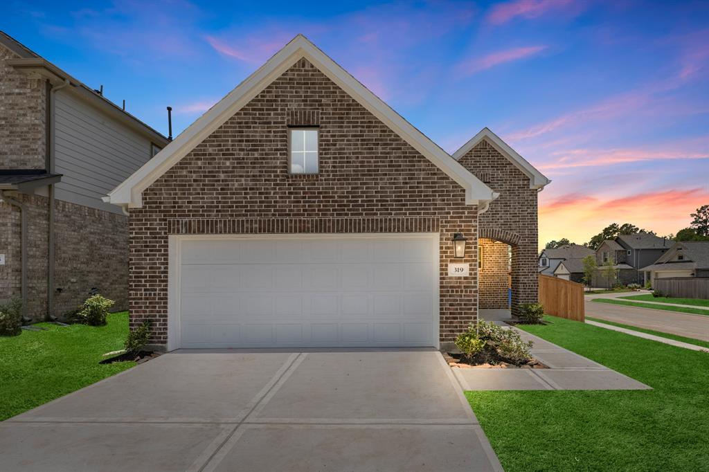 319 Salerio Way, Conroe, Texas image 1