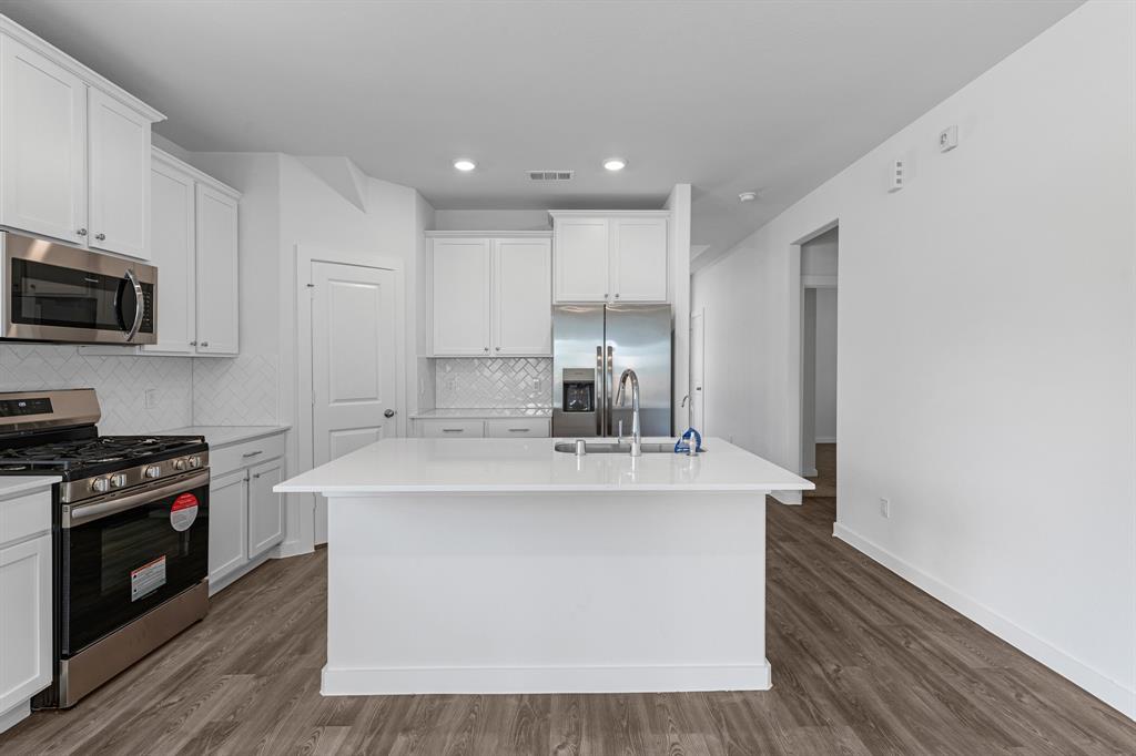 319 Salerio Way, Conroe, Texas image 3
