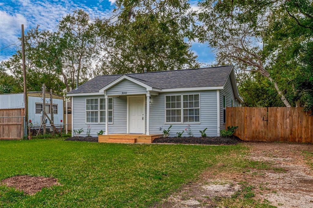 2211 Pessara Street, La Marque, Texas image 3