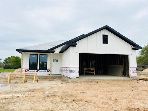 A home in Hearne