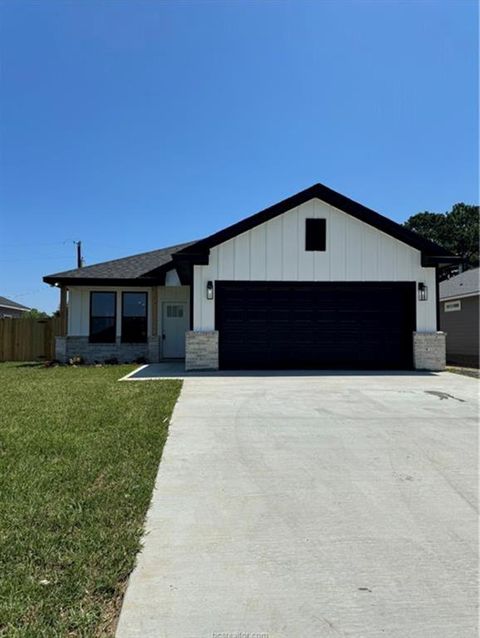 A home in Hearne