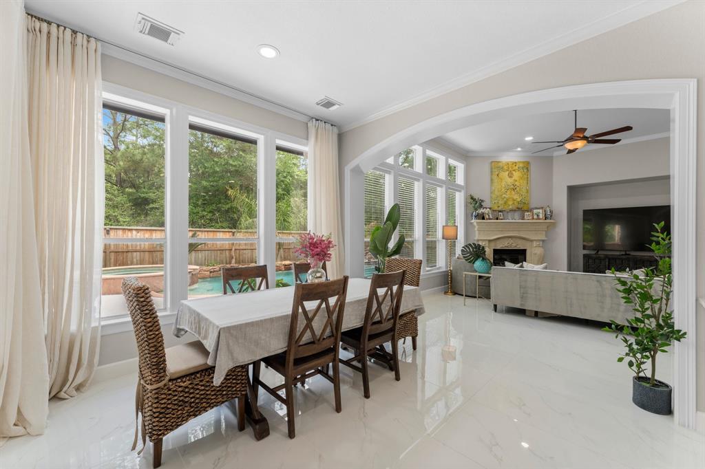 2 N Bantam Woods Circle, The Woodlands, Texas image 15