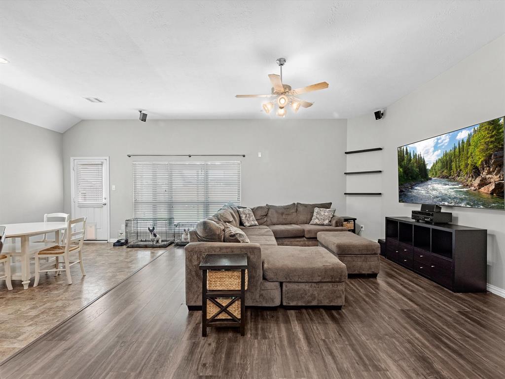 1514 Lochstone Drive, Houston, Texas image 6