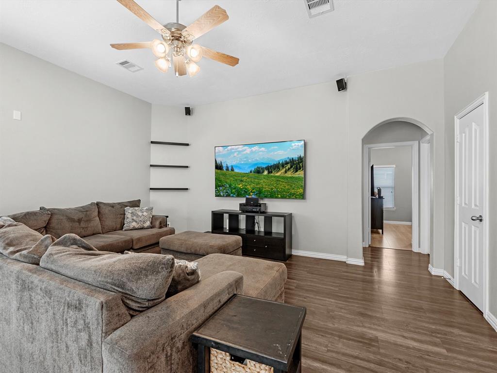 1514 Lochstone Drive, Houston, Texas image 9