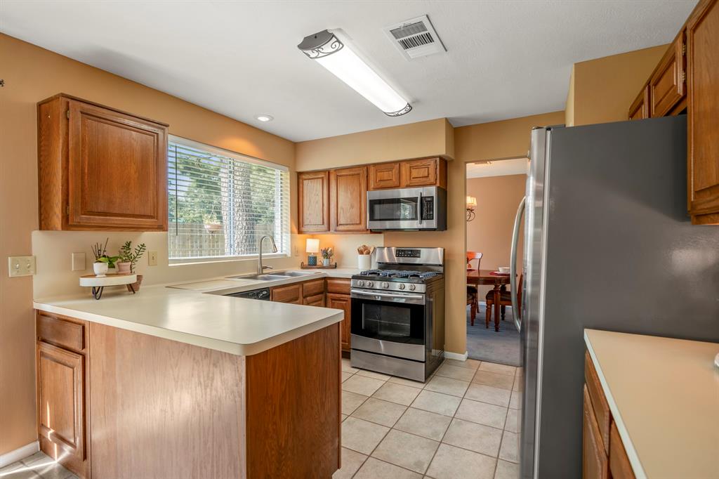 11203 Rocky Mill Drive, Cypress, Texas image 14