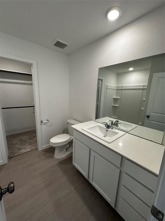 6010 Starling Drive, Baytown, Texas image 7