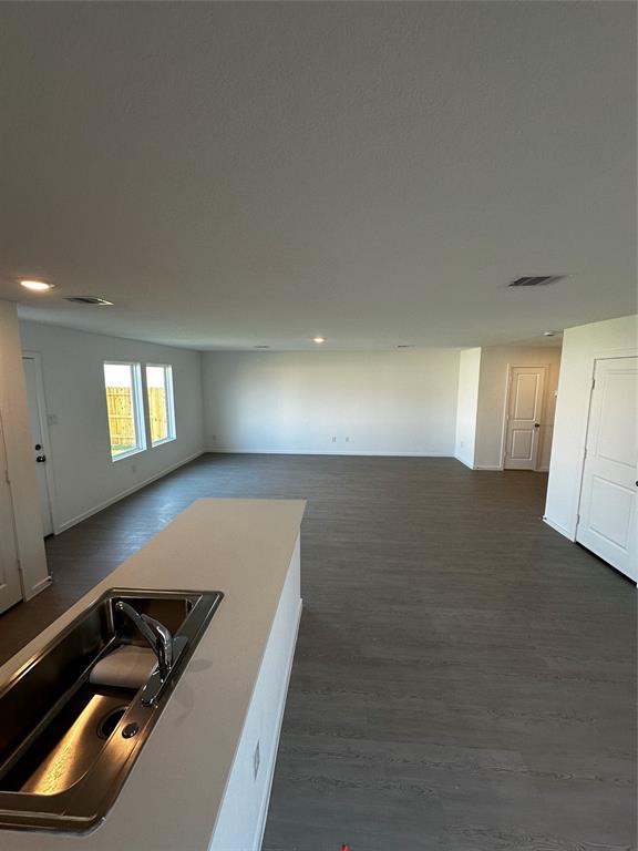 6010 Starling Drive, Baytown, Texas image 3