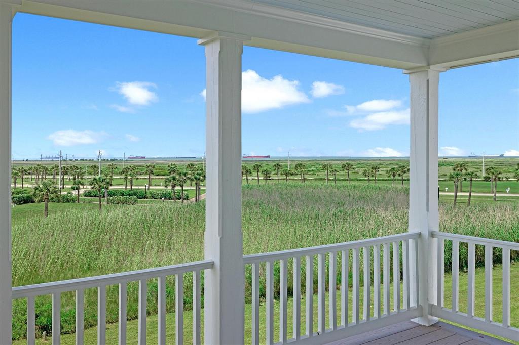 2604 E Seaside Drive, Galveston, Texas image 3