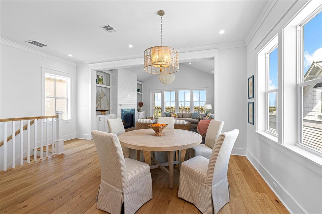 2604 E Seaside Drive, Galveston, Texas image 10