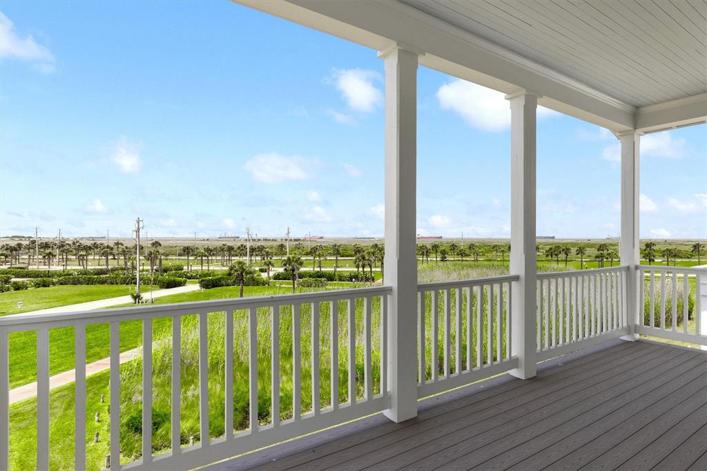 2604 E Seaside Drive, Galveston, Texas image 4