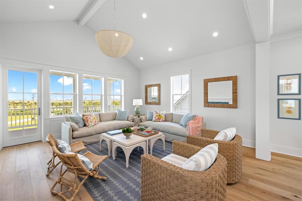 2604 E Seaside Drive, Galveston, Texas image 6