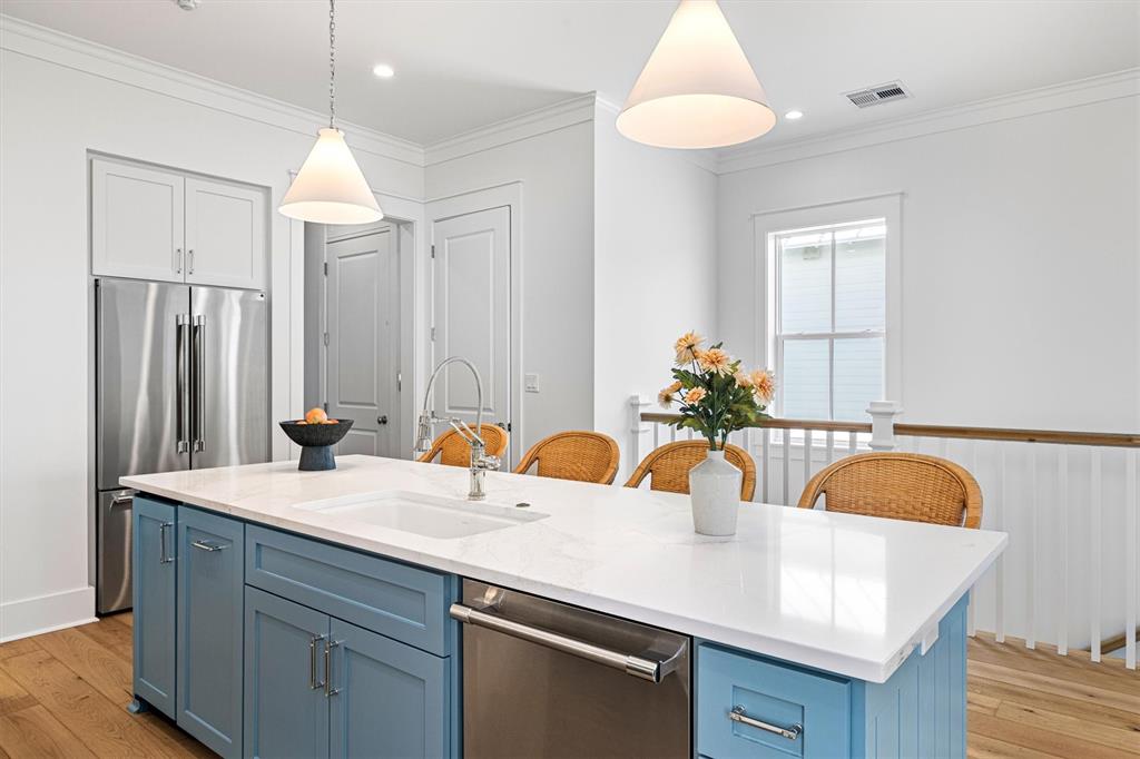 2604 E Seaside Drive, Galveston, Texas image 13