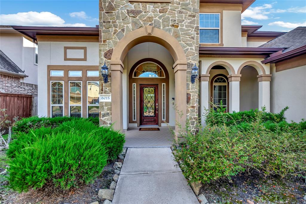 6015 Turner Shadow Lane, Sugar Land, Texas image 2