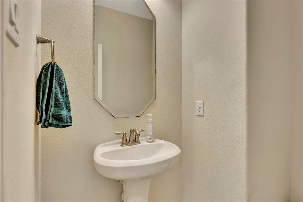 6015 Turner Shadow Lane, Sugar Land, Texas image 13
