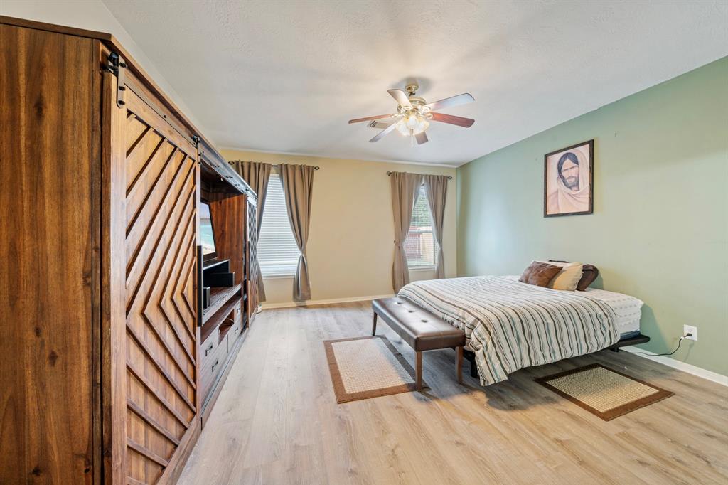 715 Slate Valley Lane, Spring, Texas image 11