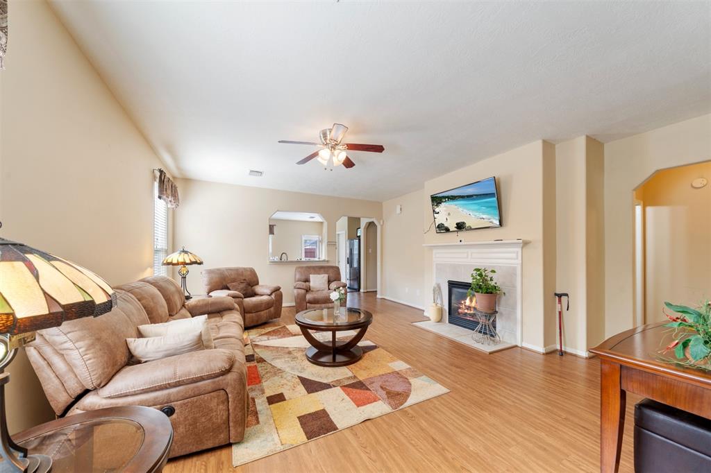 715 Slate Valley Lane, Spring, Texas image 5