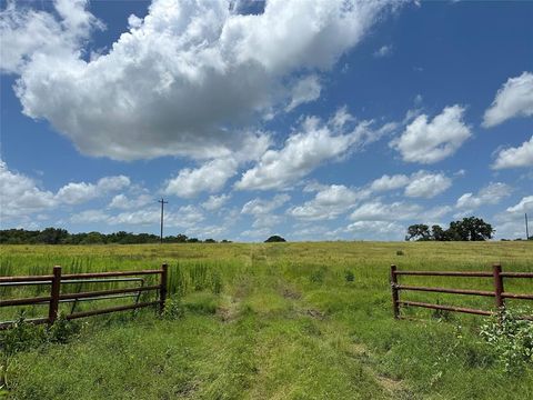 Photo of 16 Cr 330, Buffalo, TX 75831 (MLS # 17213789) Photo of 16 Cr 330, Buffalo, TX 75831 (MLS # 17213789)