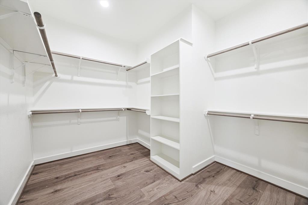 123 Eastwood Street St, Houston, New York image 25