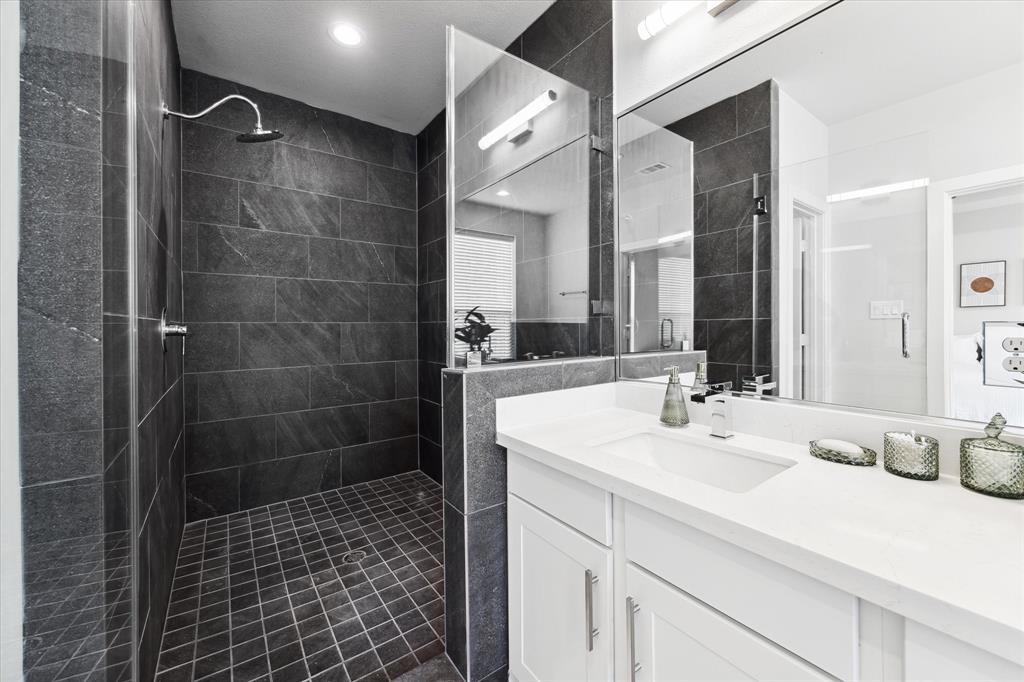 123 Eastwood Street St, Houston, New York image 23