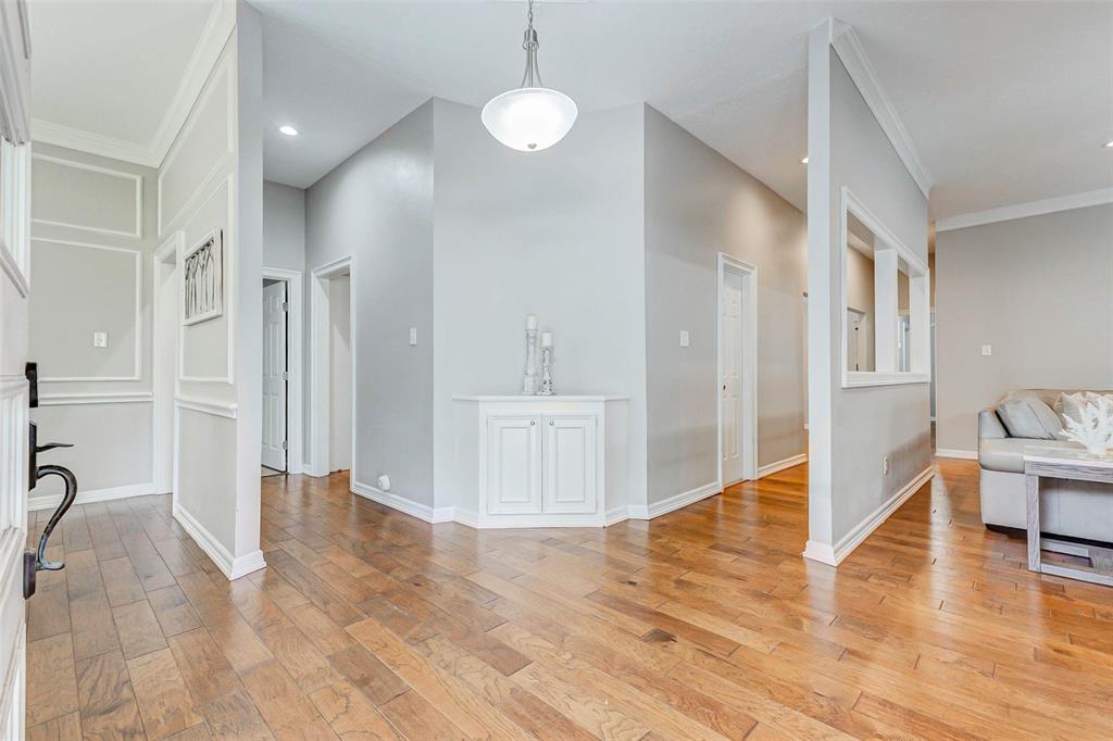 2926 E Elm Circle