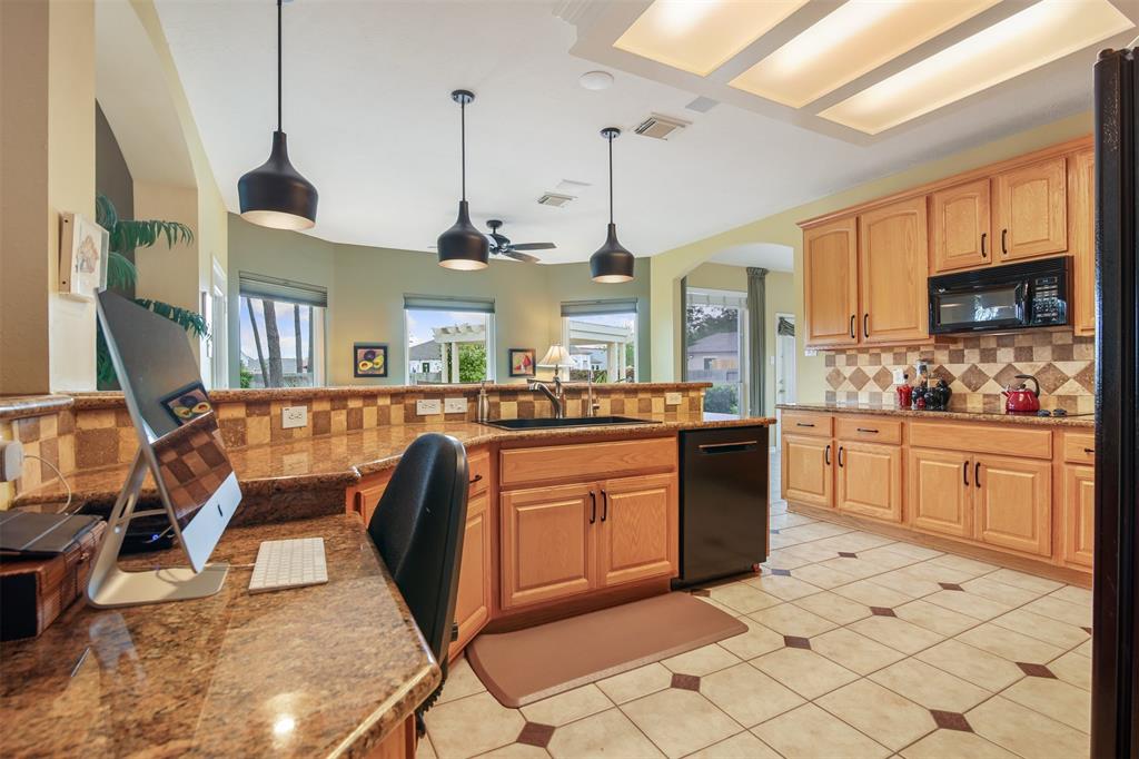 12502 Village Crest Court, Tomball, Texas image 13