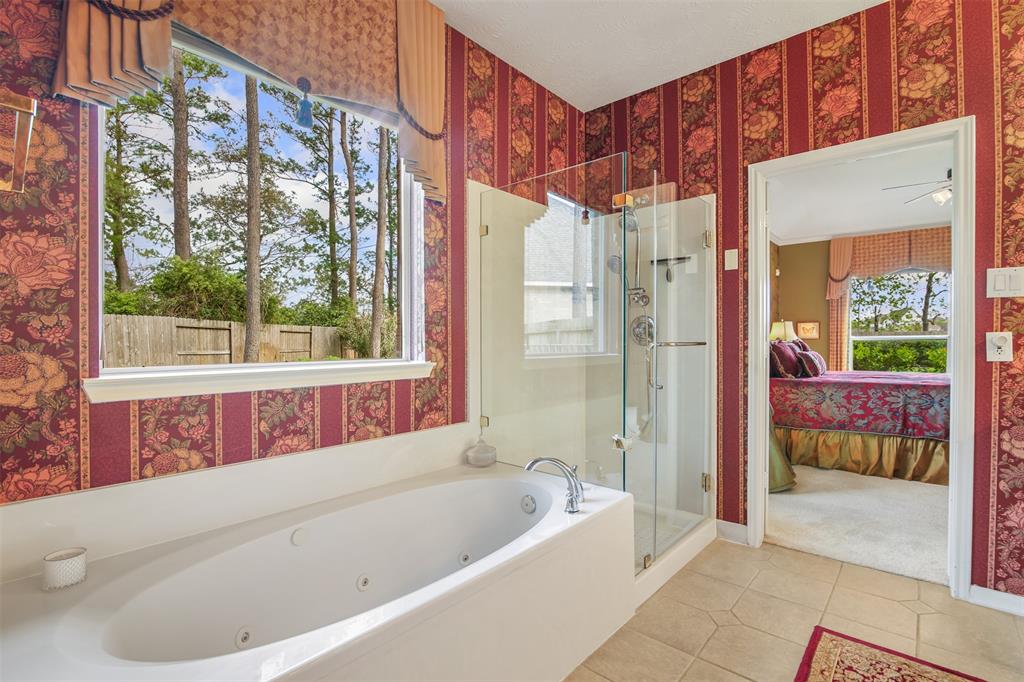 12502 Village Crest Court, Tomball, Texas image 17