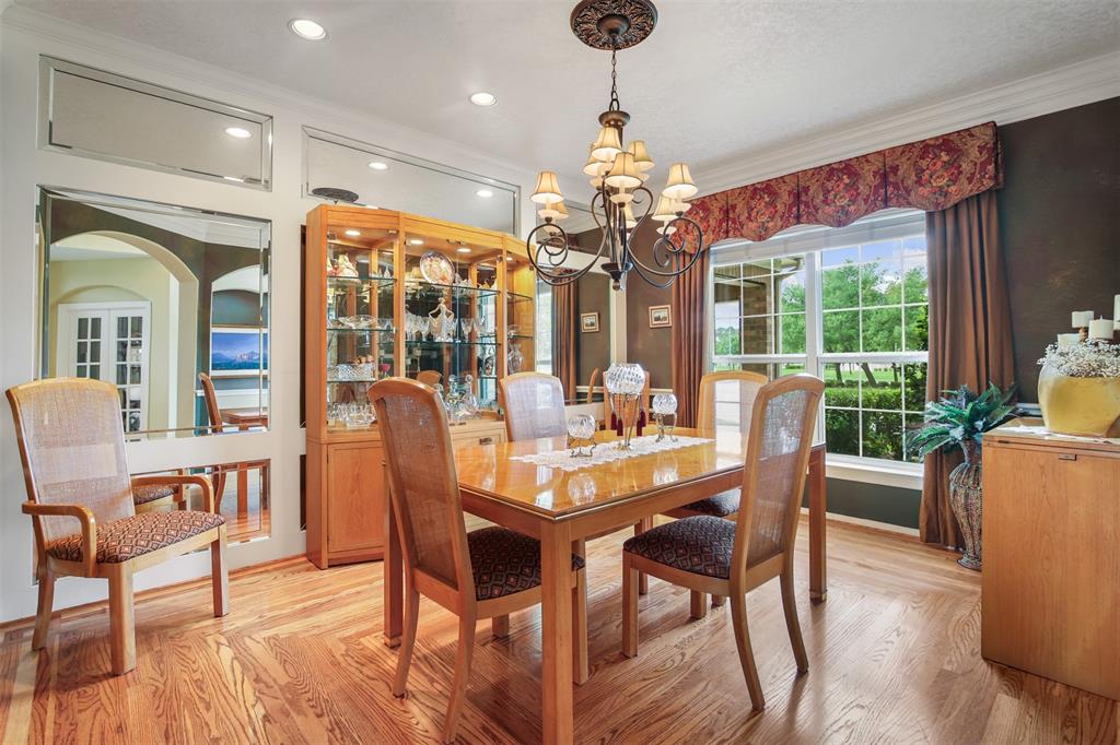 12502 Village Crest Court, Tomball, Texas image 5