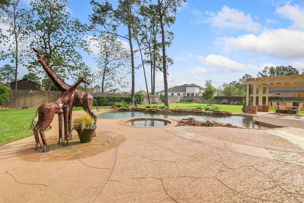 12502 Village Crest Court, Tomball, Texas image 38