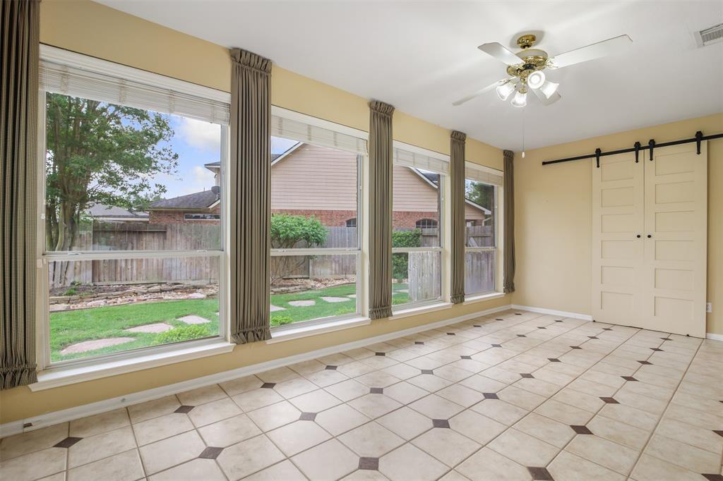 12502 Village Crest Court, Tomball, Texas image 15