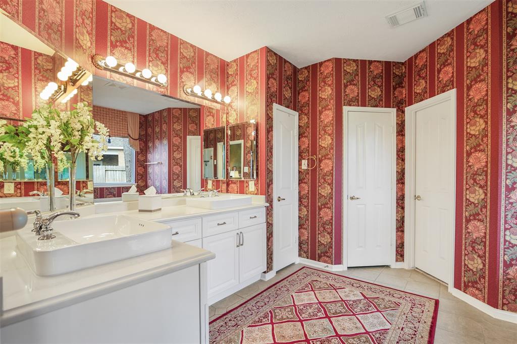 12502 Village Crest Court, Tomball, Texas image 18