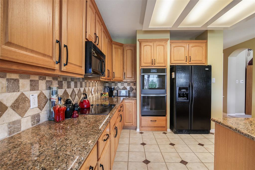 12502 Village Crest Court, Tomball, Texas image 11