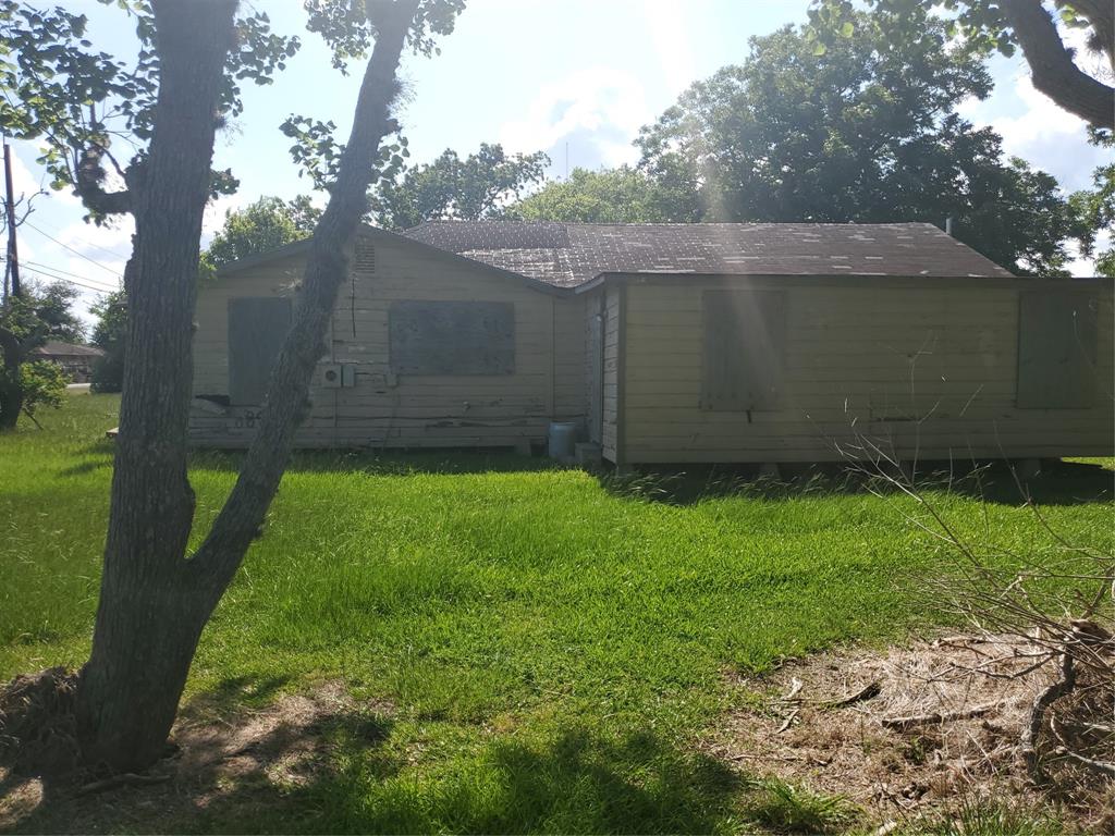 913 Whitson St, Bay City, Texas image 13